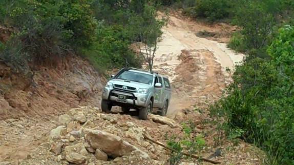 Enfrentando a Ladeira Velha, ou Ladeira Piauí, com marcha reduzida, na travessia Maranhão-Jalapão